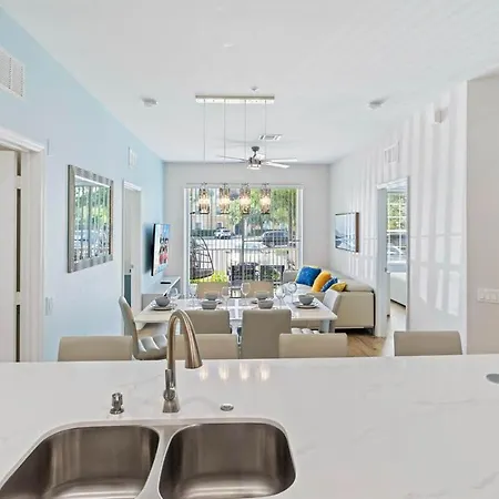 The Epic London Vista Cay Orlando Next To The Club Apartment Exterior photo